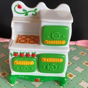 Vintage 1983 Strawberry Shortcake Berry Happy Home Kitchen Oven.